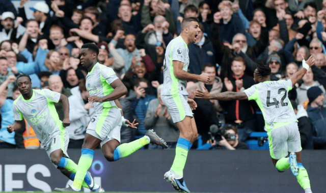 切尔西主场崩盘：被灌3球，曼城全取3分，紧追阿森纳，前2差6分