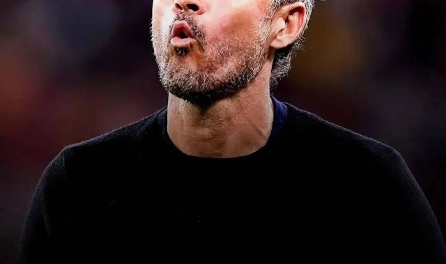 曝拉爵极其欣赏恩里克，未来必请他执教曼联！短期恐只能转正卡里克