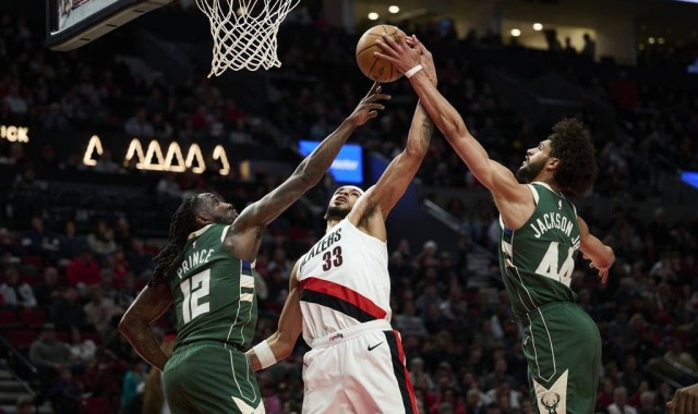 阿夫迪亚18+7克林根14+15 罗林斯36分开拓者击败雄鹿