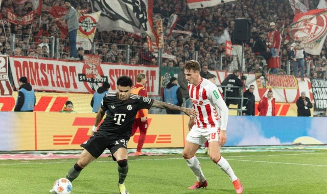 金玟哉：德甲第17轮最佳球员，攻防兼备的全能后卫！