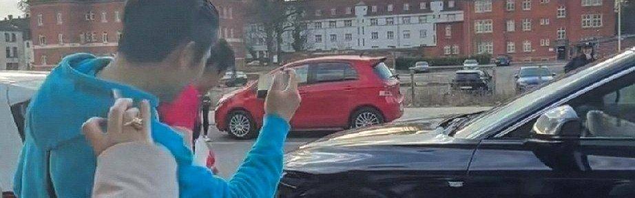 樊振东德甲赛后被星姐围观移车，徐老师指挥东东倒车笑翻全场，球迷默契送别显真情