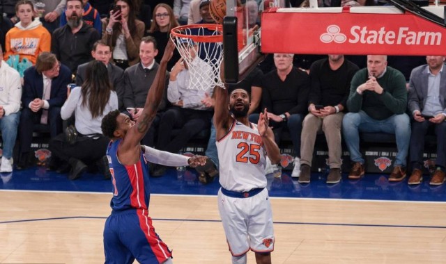 坎宁安42+8+13 布伦森33分活塞战胜尼克斯